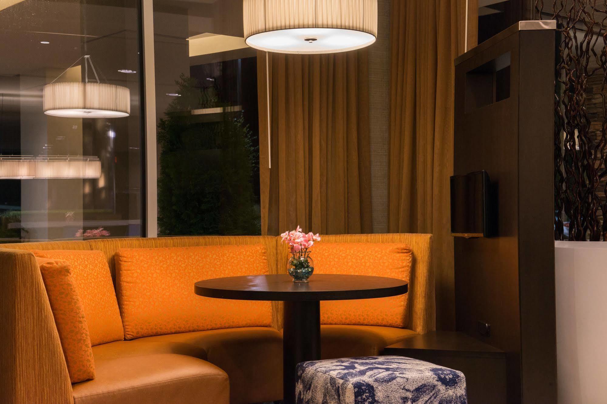 Courtyard By Marriott Hot Springs Hotel Exterior foto